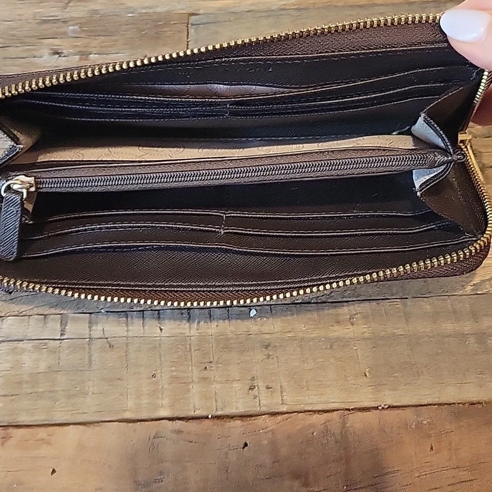 Michael Kors Vintage Jet Set Continental Full Zip Logo Wallet